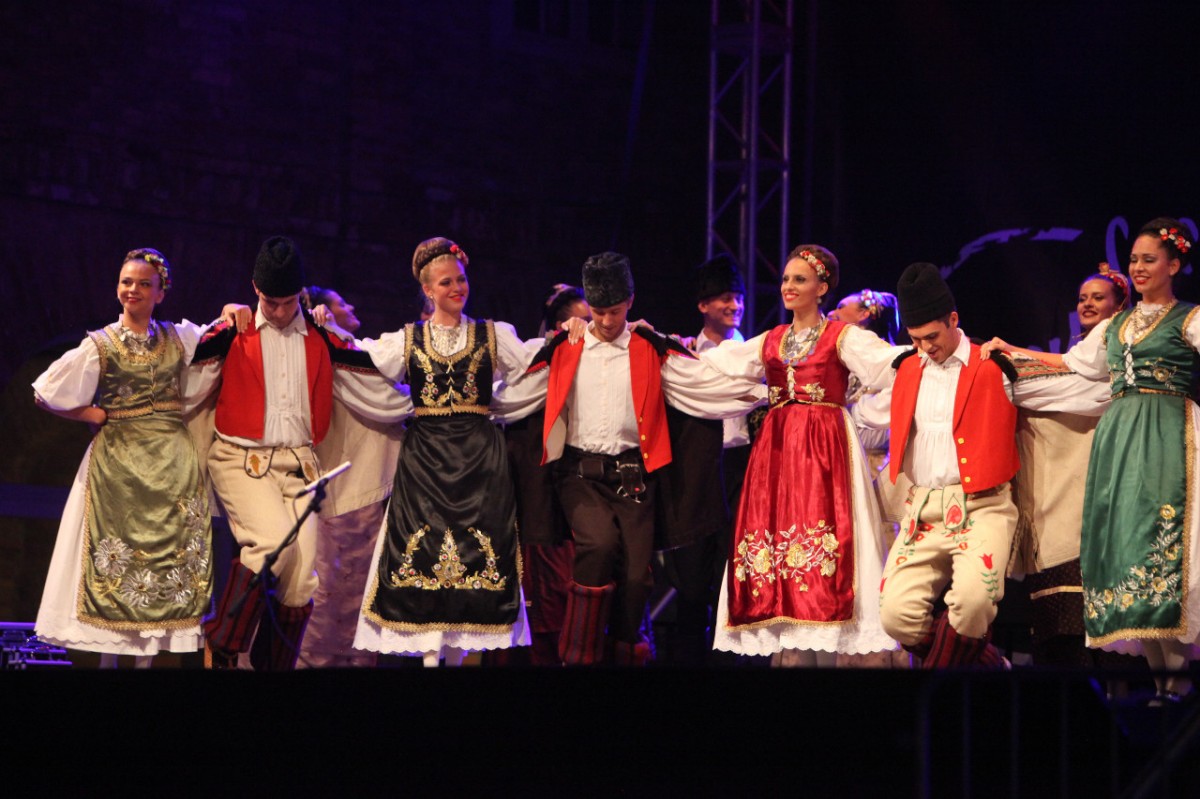 Pécs Folk-Dance Ensemble VILA koncert az Europa Cantaton