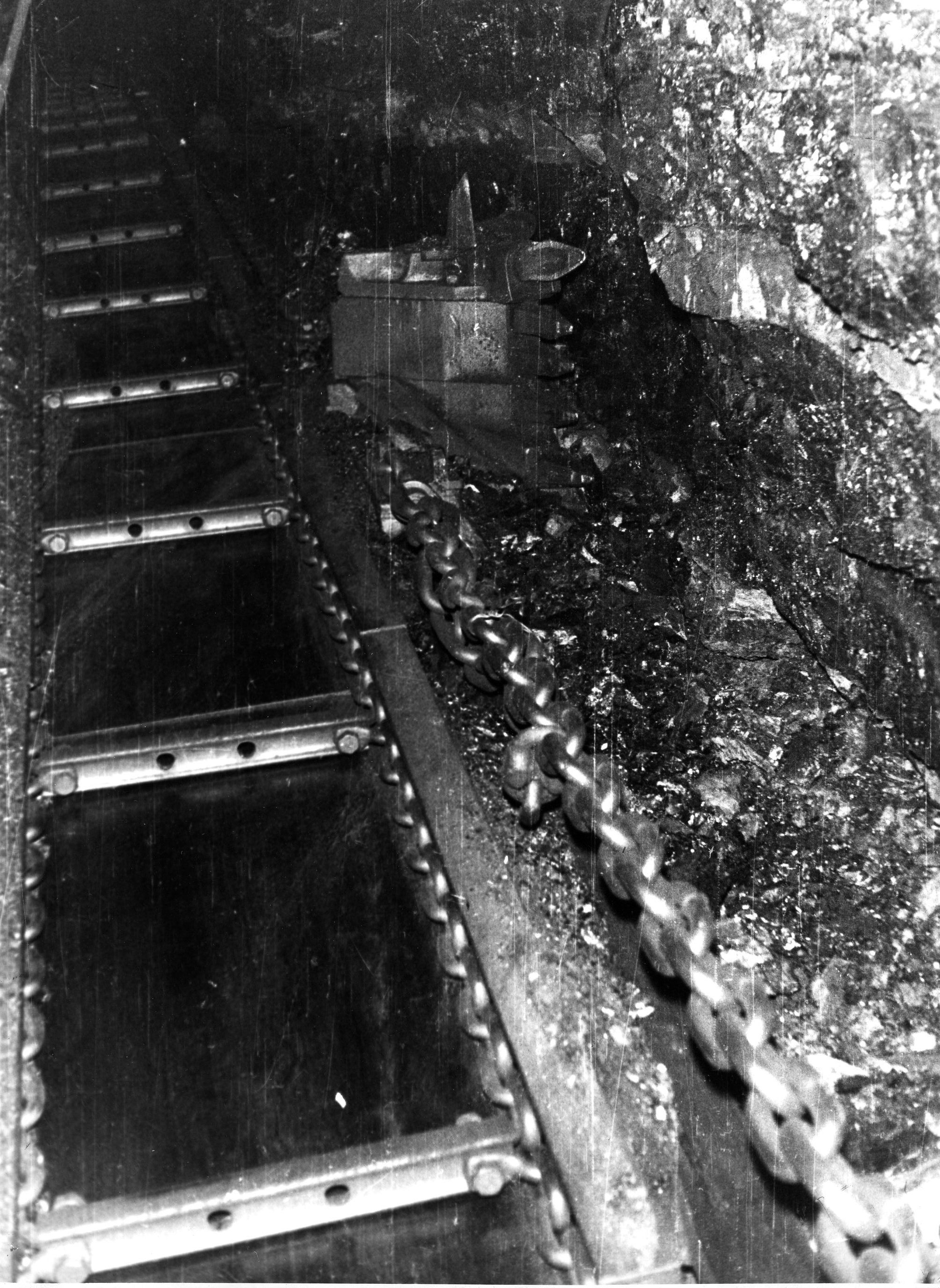 Komló Láncos vonszoló széngyaluval - bányatechnológiák, Kossuth bánya