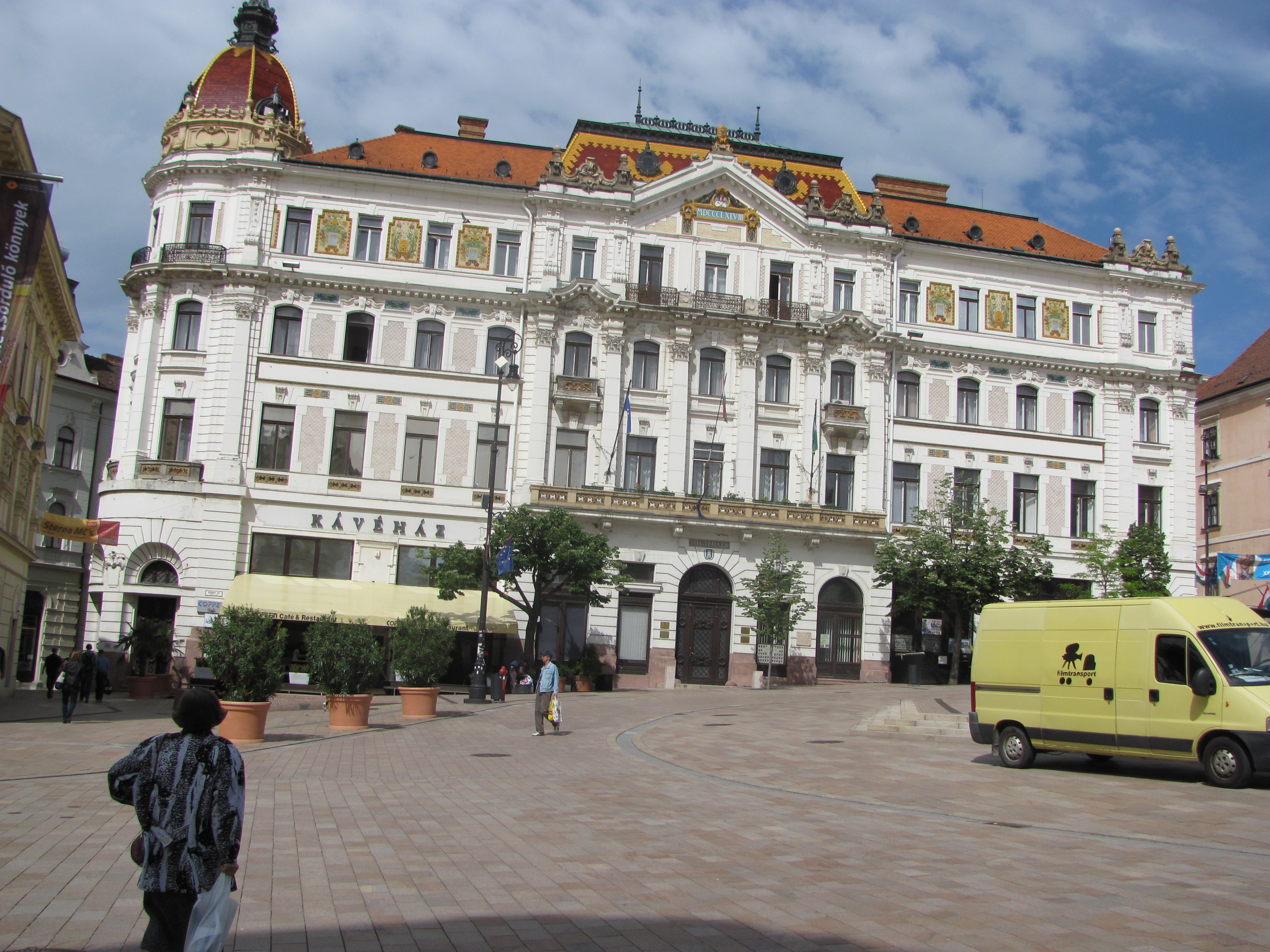 Pécs Baranya Megyei Önkormányzat a Széchenyi téren