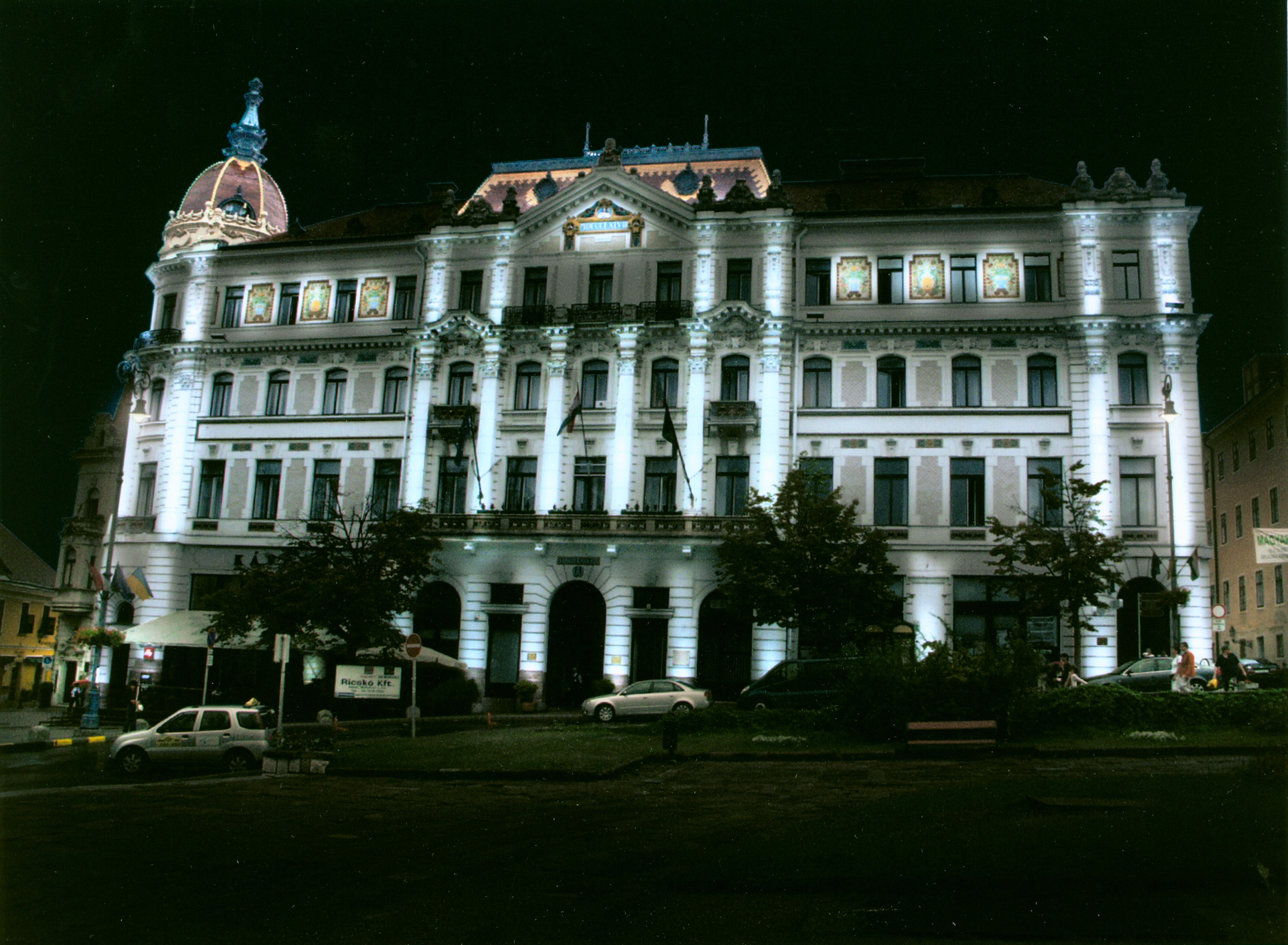 Pécs A kivilágított Baranya Megyei Önkormányzat