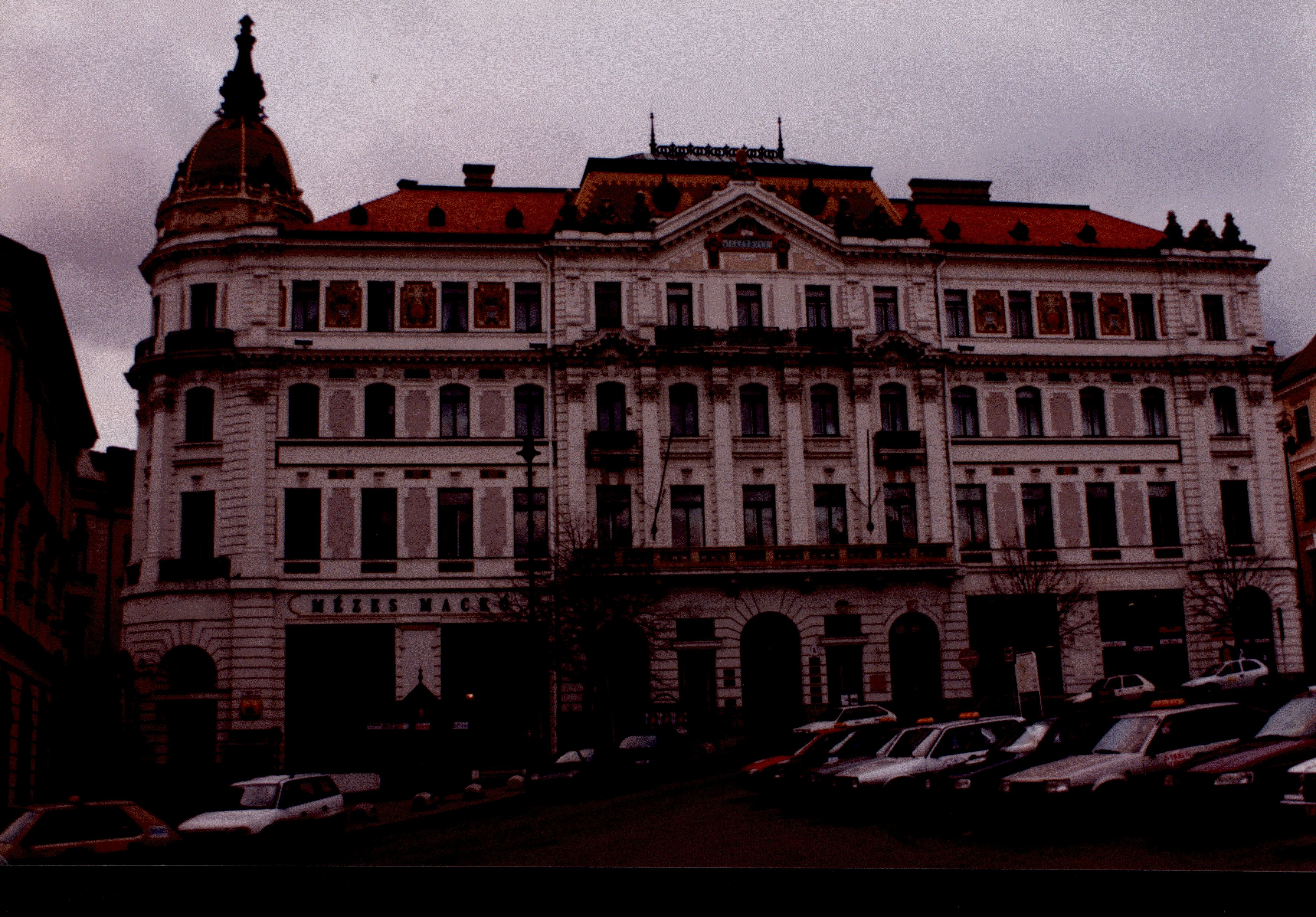 Pécs Baranya Megyei Önkormányzat a Széchenyi téren