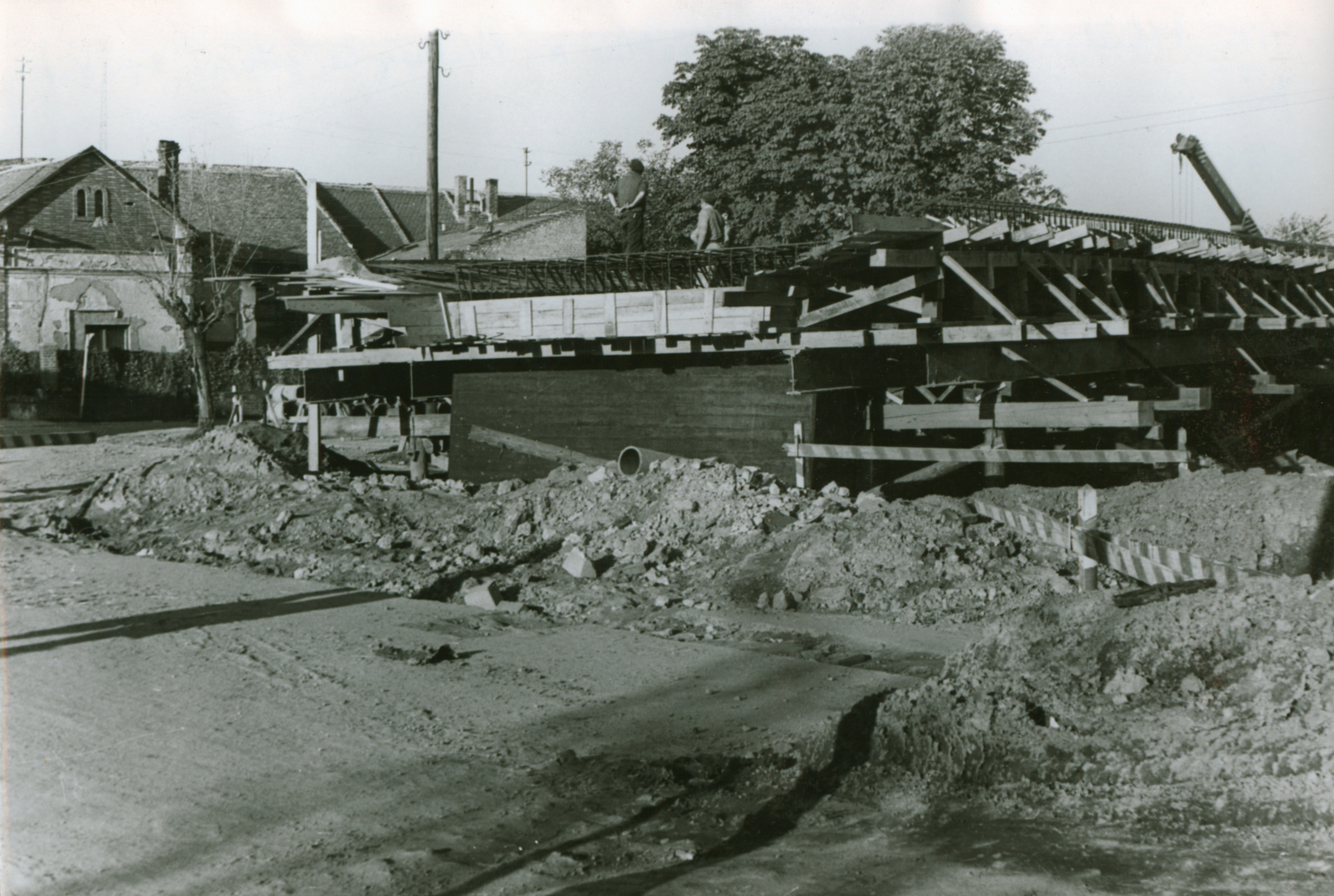 Pécs Az Árpád-felüljáró építése 1975-ben