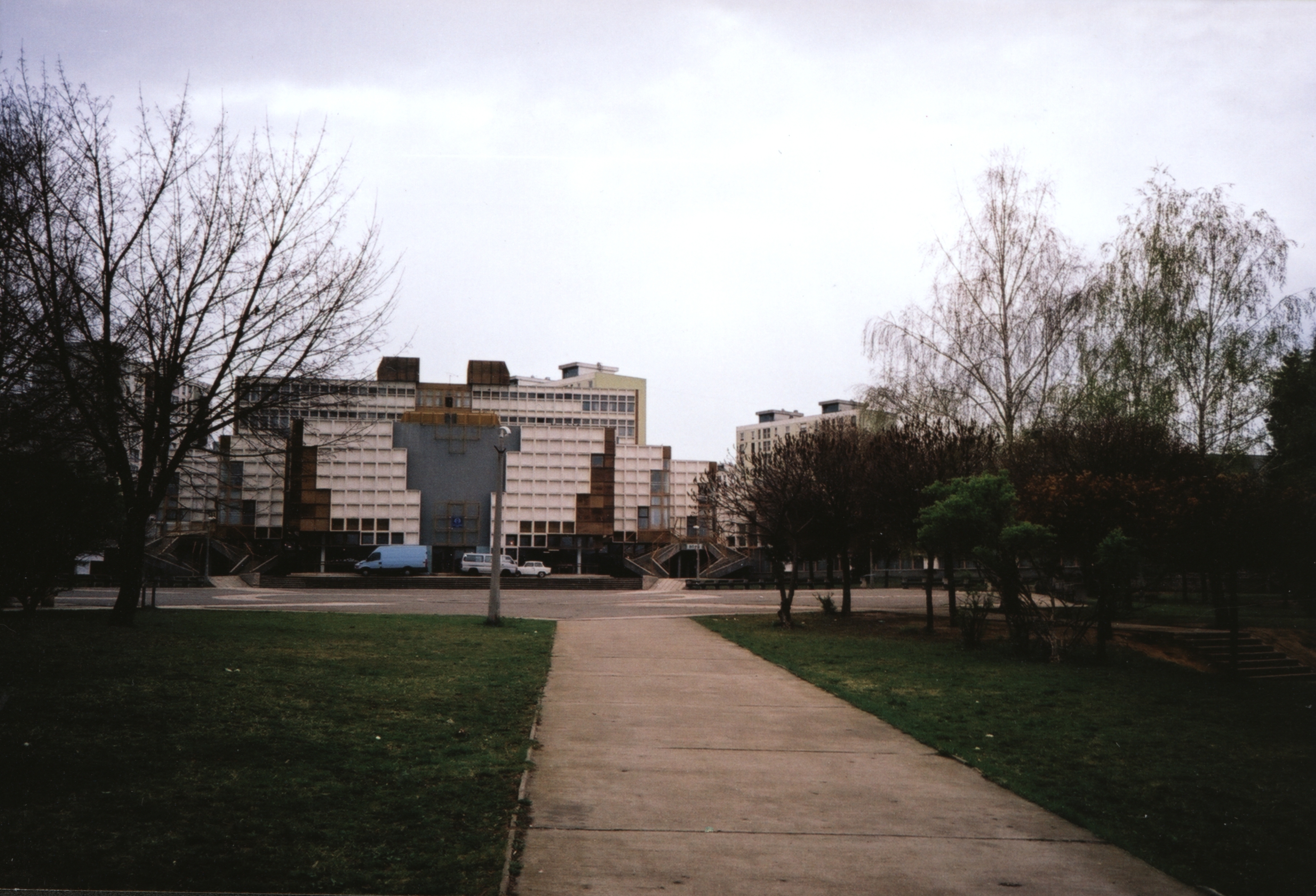 Pécs Az Apáczai Nevelési Központ 2002-ben