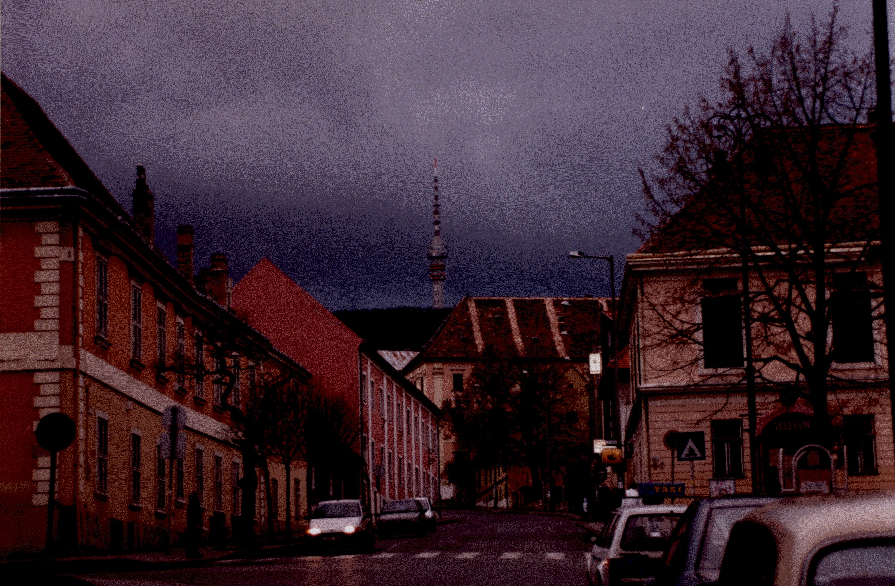Pécs Hunyadi út 2003-ban