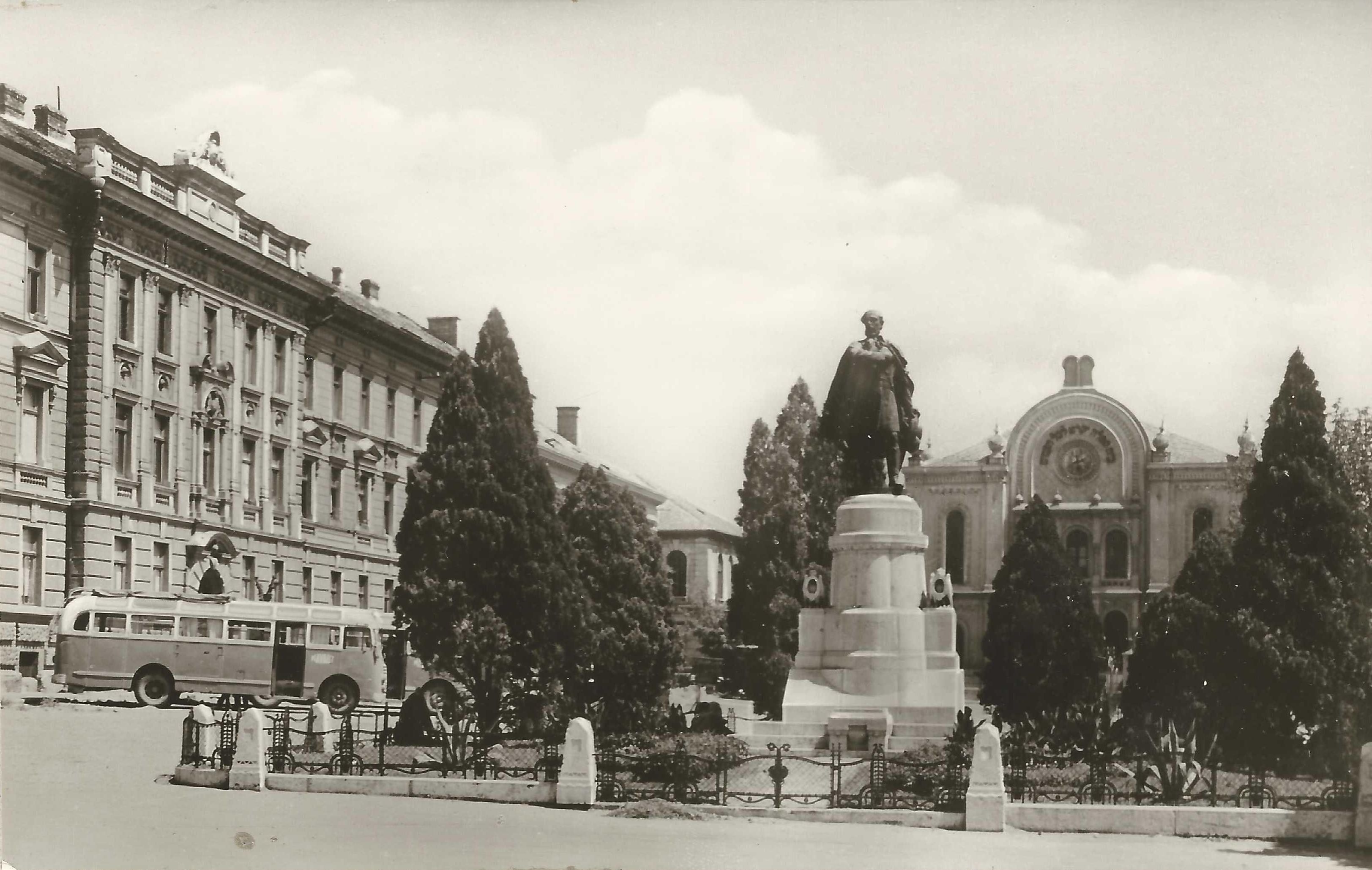 Pécs Kossuth tér az 1970-es években