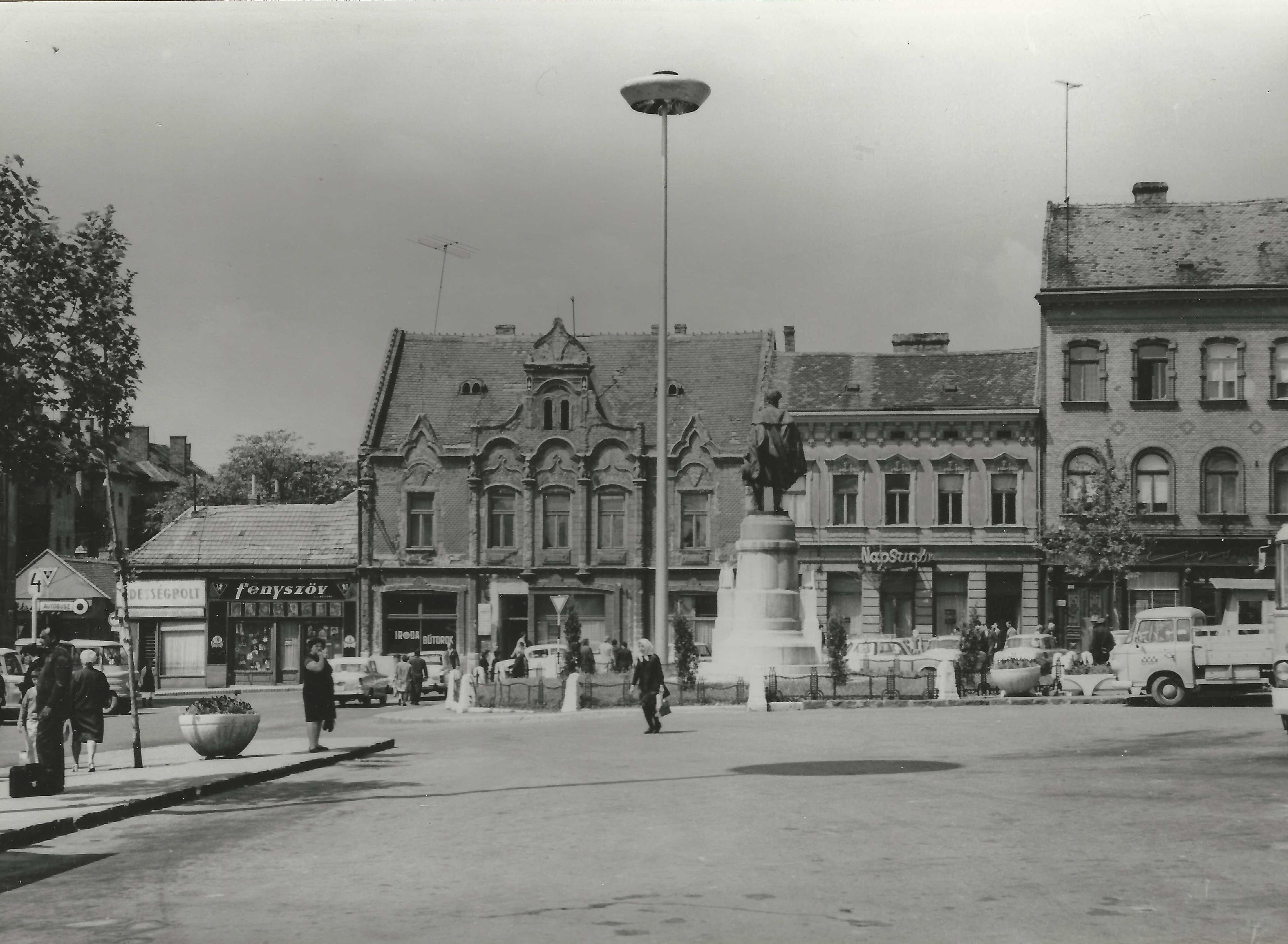 Pécs Kossuth tér 1972-ben