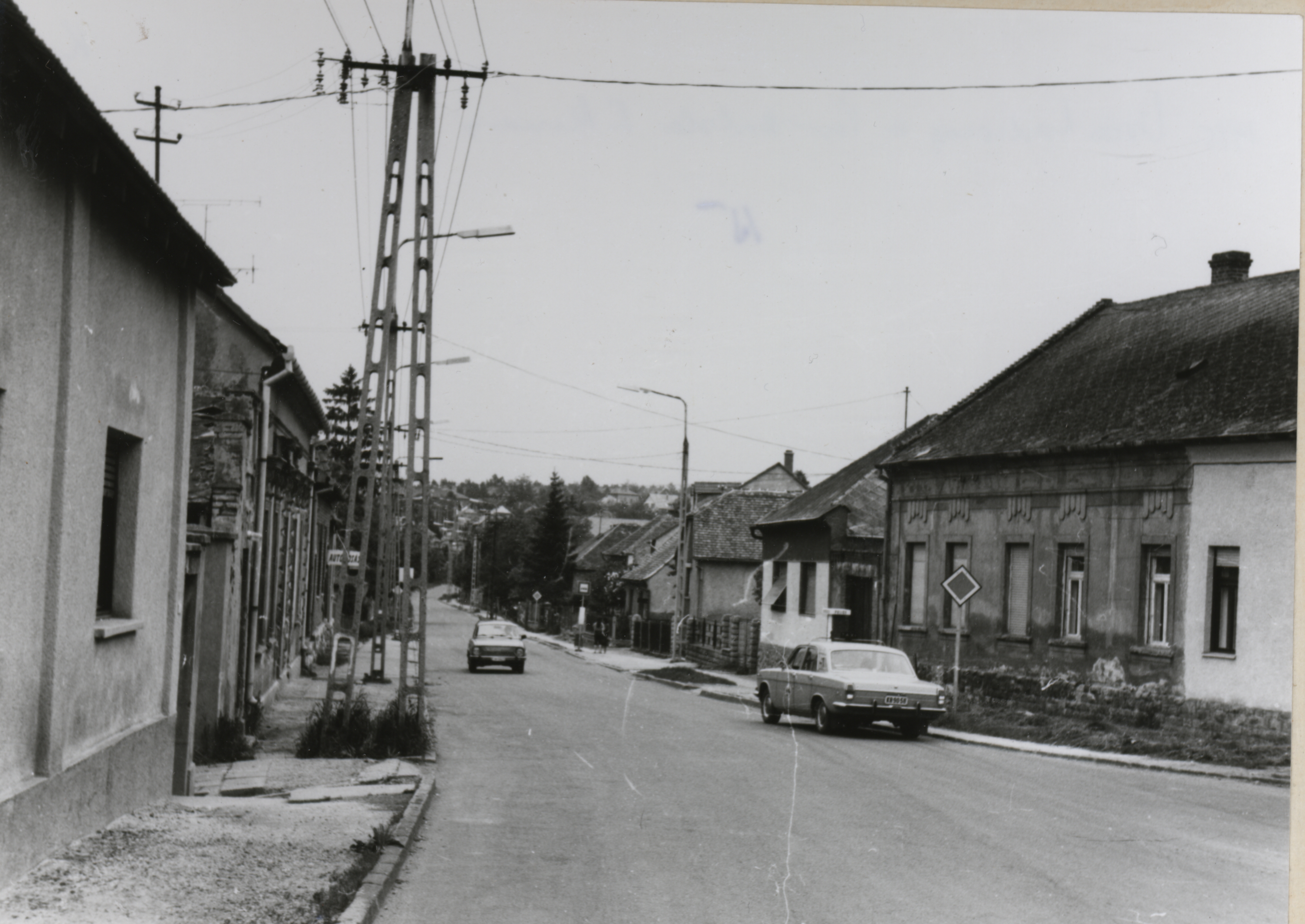Pécs Vöröshadsereg utca látképe