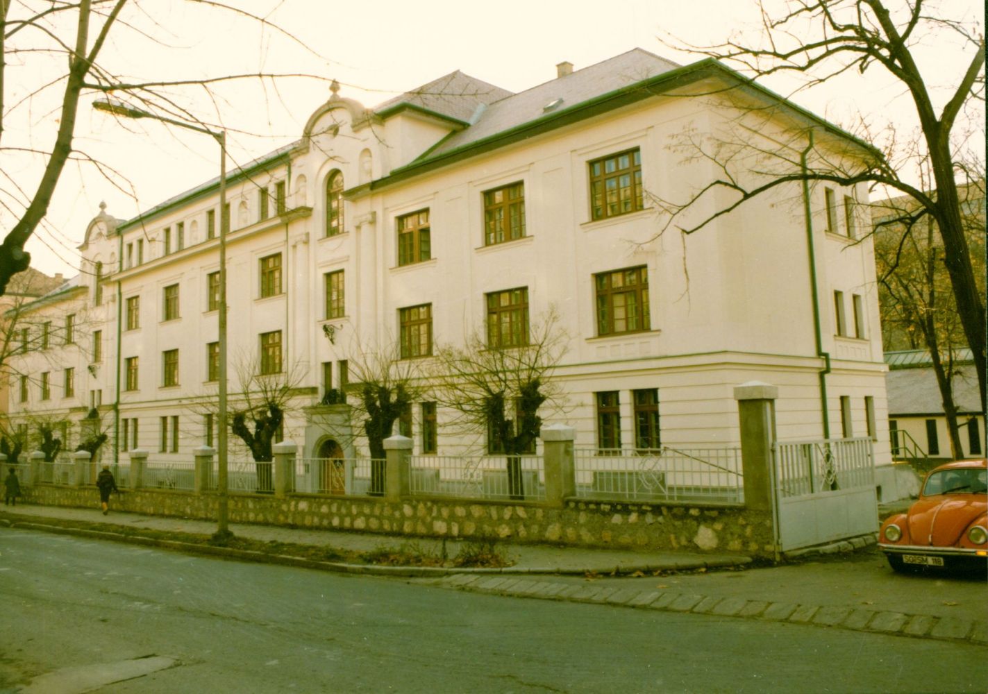Pécs POTE Honvéd utcai épülete