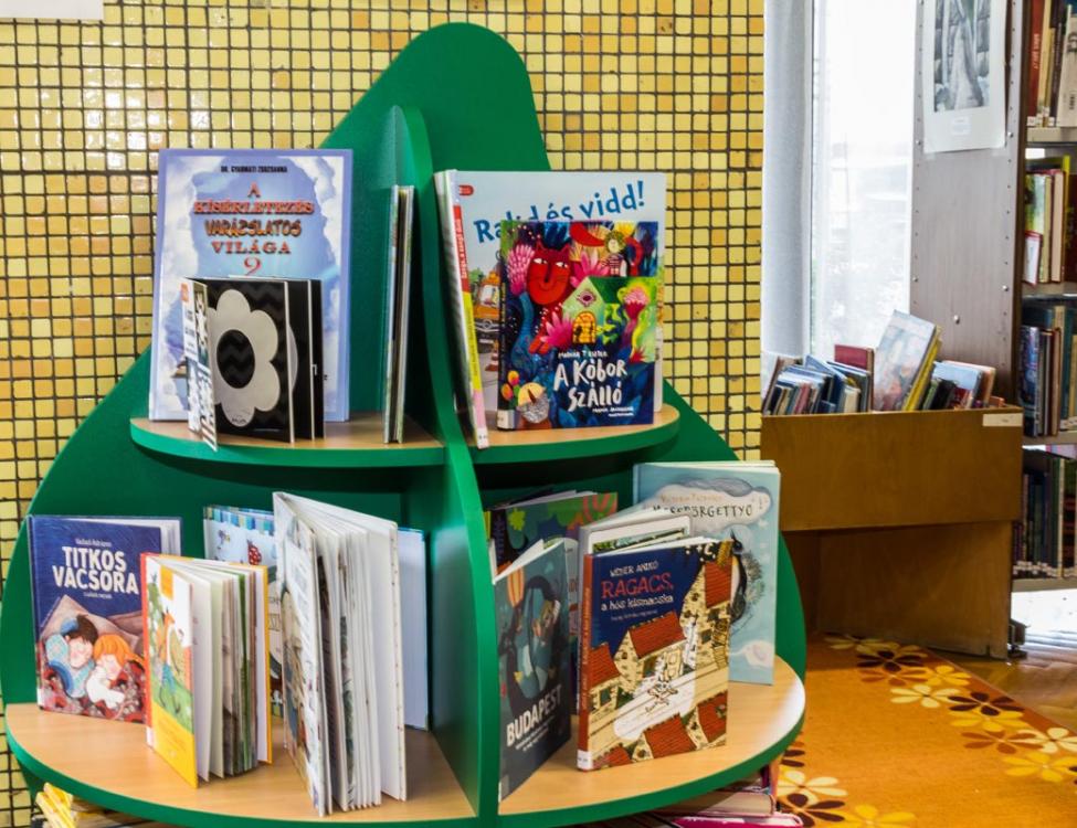 Csipkefa Gyermekkönyvtár